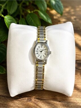 Vintage Eagle Two-Tone Quartz Stretch Watch